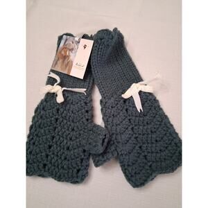 THREE BIRD NEST Womens Sage Moss Green Knitted Fingerless Mittens Gloves OS NWT
